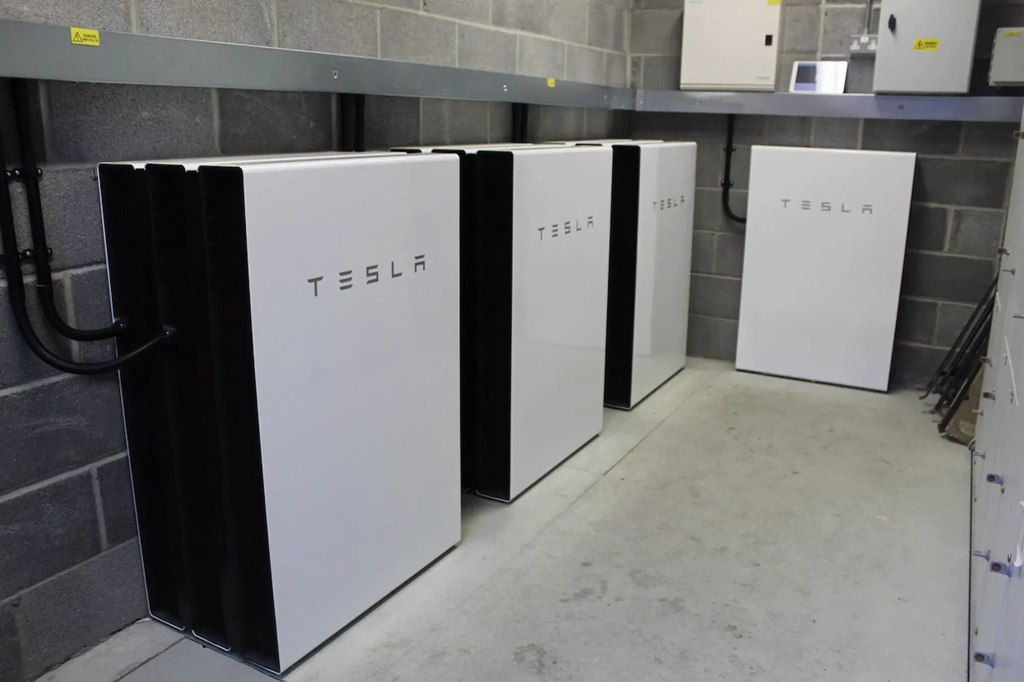 Schermata di un'app che mostra i dati di una batteria di accumulo.